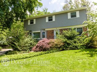 2 Northwood Cir, Halesite, NY 11743