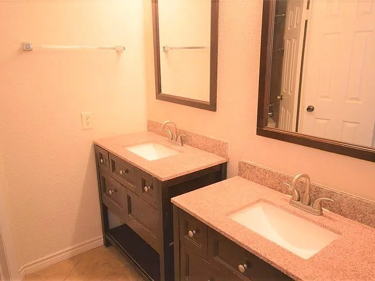 2314 Crooked Ln — Photo 14