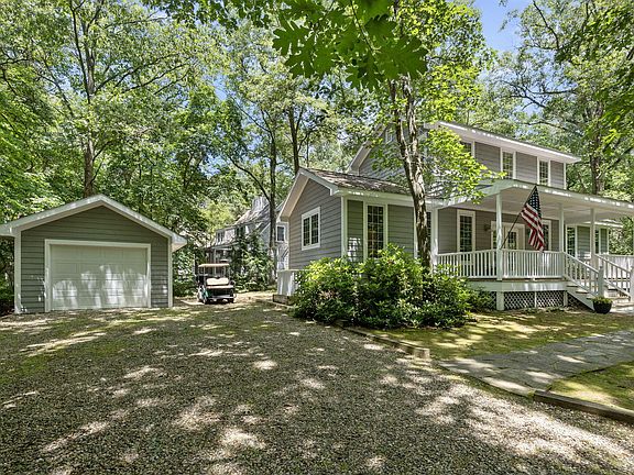 2nd image of 18578 Forest Beach Dr