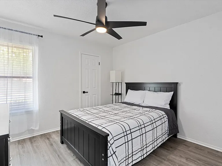 605 Hill Cv — Photo 22