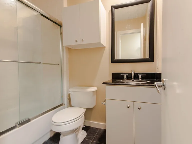 2724 Shelby Ave — Photo 16