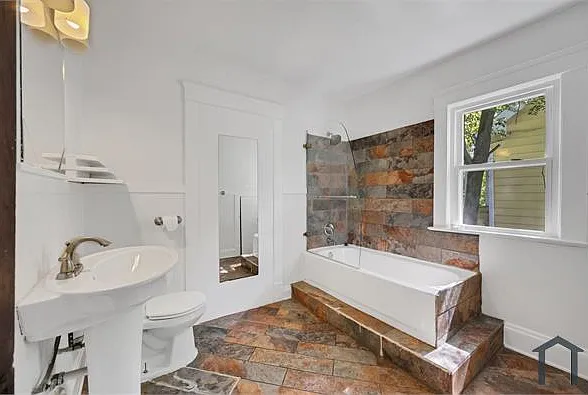 3 bed, 1375 sqft, $1,720 — Photo 3