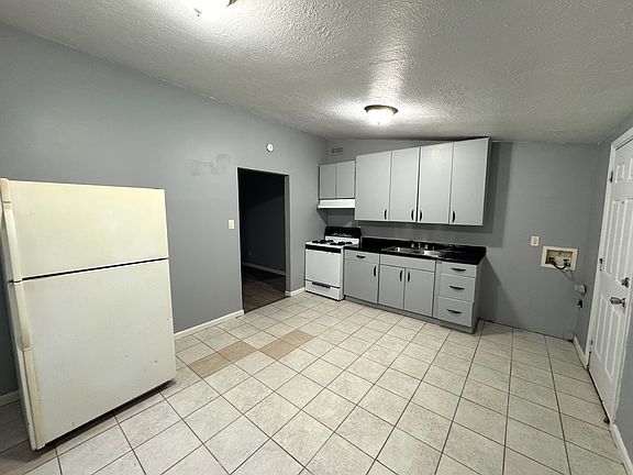 4th image of 1726 E Gimber St