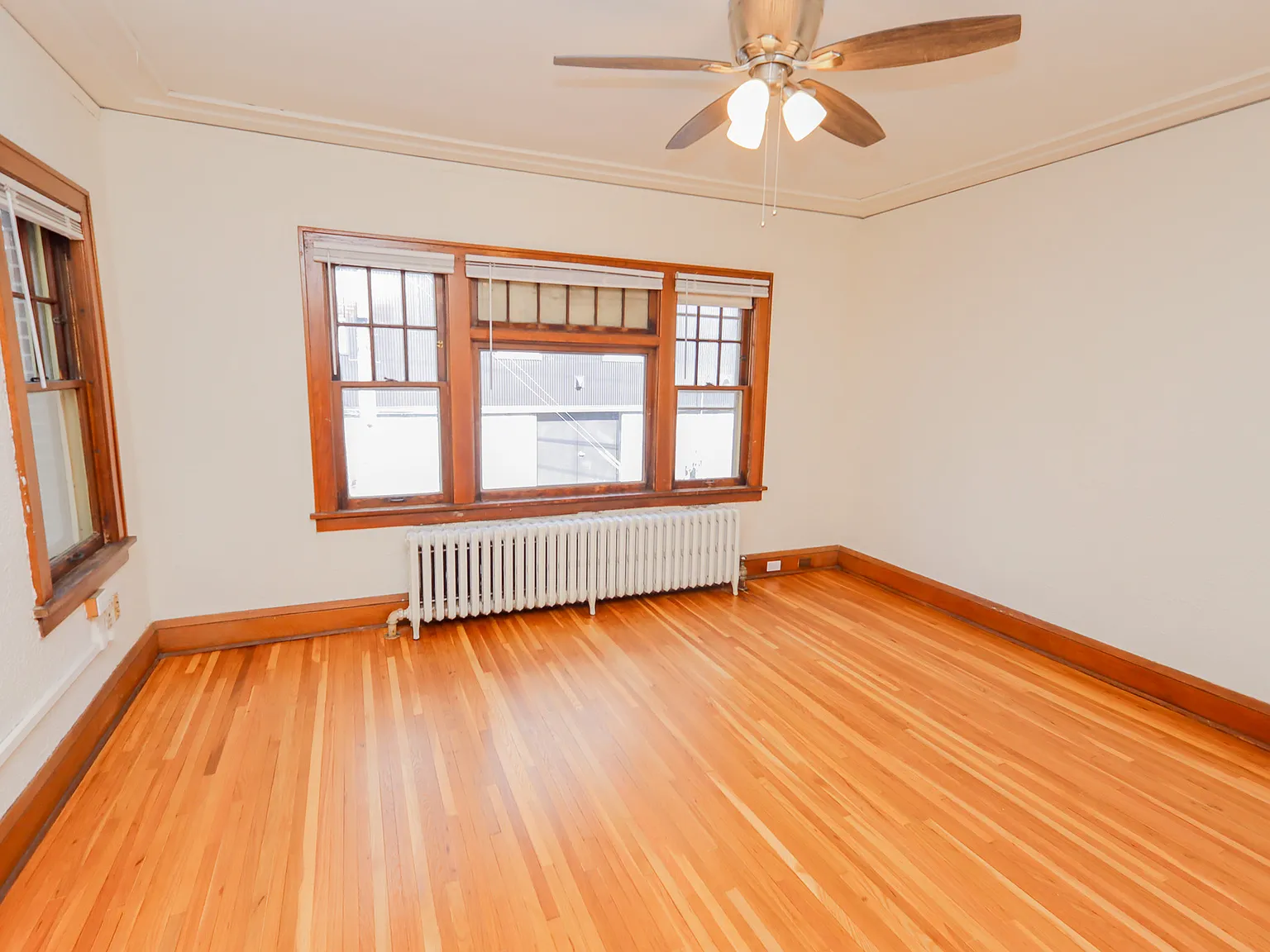 Grand Apartments | 3749 — Photo 2