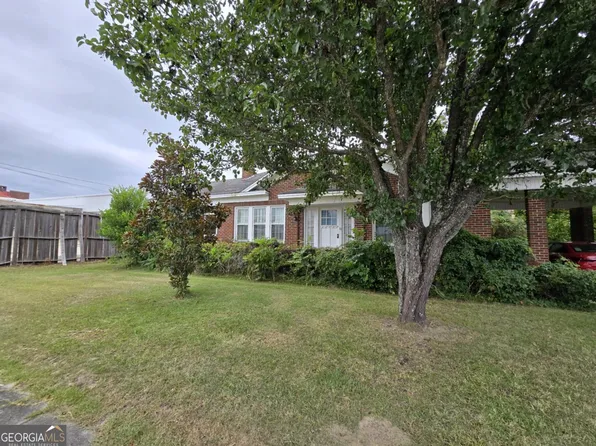 4 S Clark St, Claxton, GA 30417