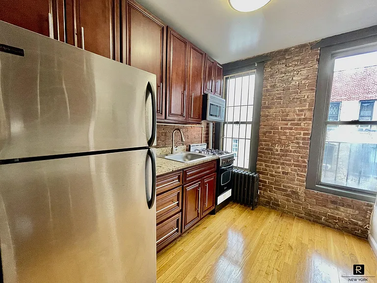 325 E 90th St #5W — Photo 5