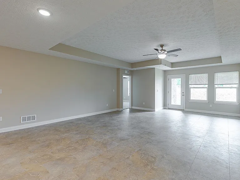 305 Breckinridge Cir — Photo 18