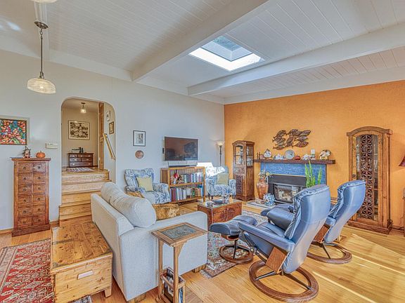 4th image of 14 Shady Ln