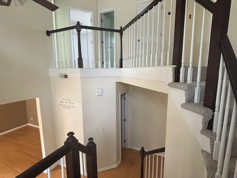 3301 Sacramento Dr — Photo 32