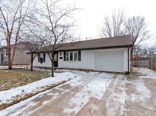 792 Farragut Ave, Romeoville, IL 60446