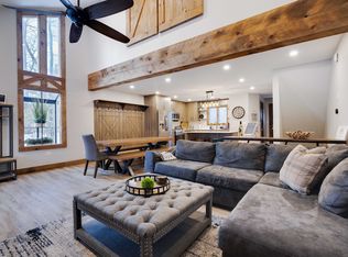 19 Ski Side Dr, Tannersville, PA 18372