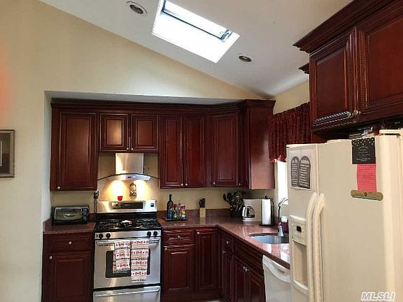 3rd image of 3 Bella Casa Ln