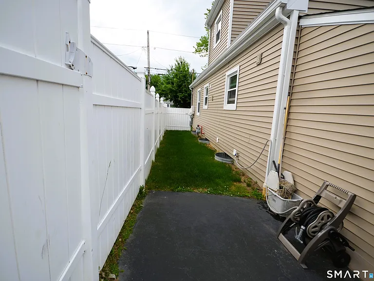 430 Berkeley Rd — Photo 31