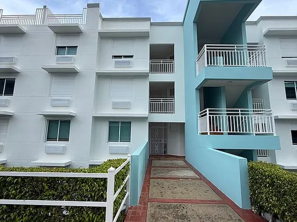 Cond Hillside Vlg #Cph2, Rio Grande, PR 00745