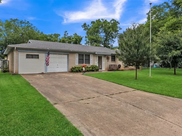 19 Page St, Hurst, TX 76053