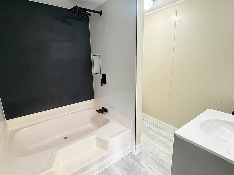 6530 Sutherland Ave — Photo 18