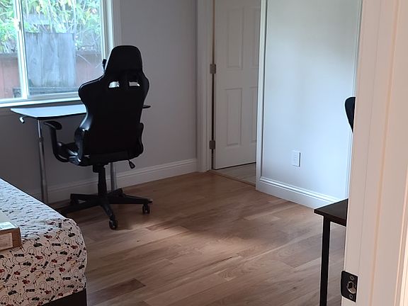 3rd image of 655 High St