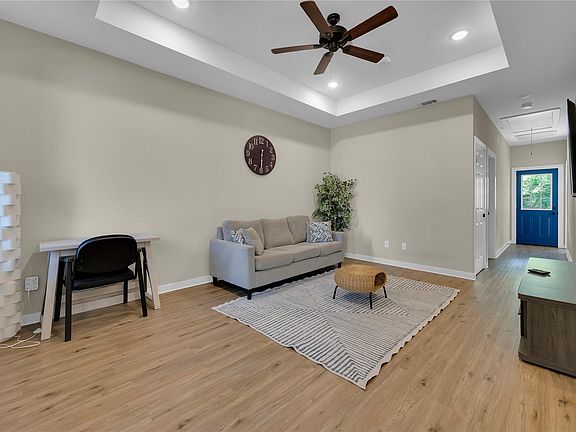 5th image of 10317 Lake Rd #6A