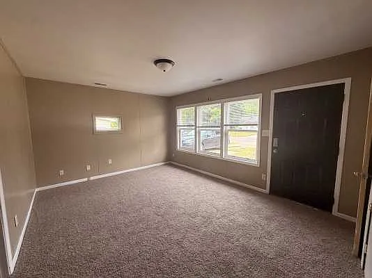 3 bed, $1,450 — Photo 3