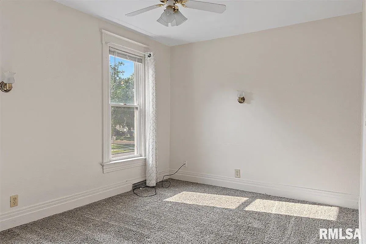 1 bed, $700 — Photo 1