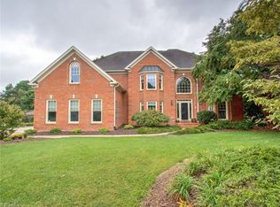 6001 Dunvagen Ct, Oak Ridge, NC 27310