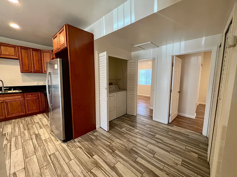 Saranac Street 7227 - 7229 - 7231 — Photo 16
