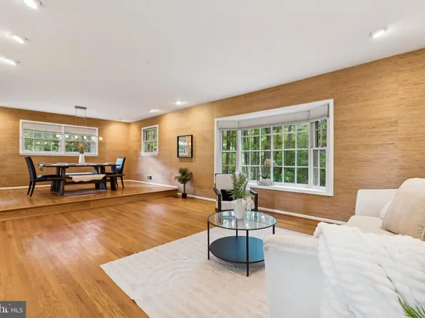 10600 Vennard Pl, Fairfax, VA 22032