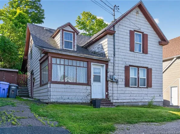 4 Windsor St, Campbellton, NB E3N 1G5