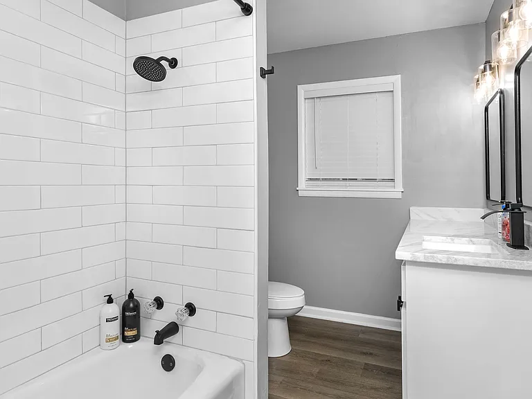 860 Davis St — Photo 20
