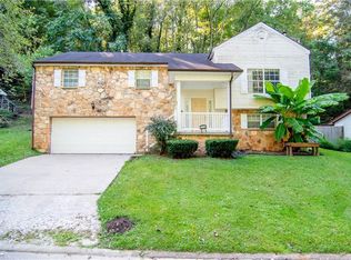 318 Forest Brook Dr, Saint Albans, WV 25177
