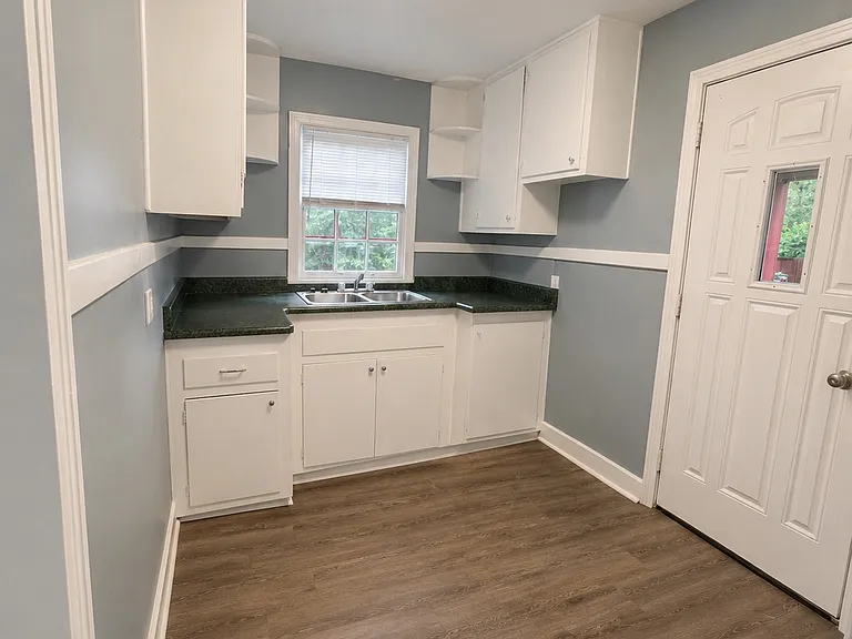 422 Cooper Rd — Photo 5
