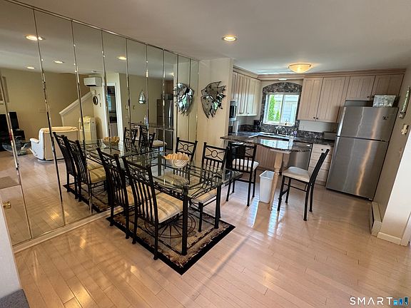 5th image of 7 Clearwater Ln Unit 7