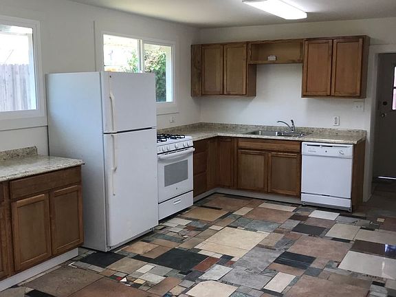 3rd image of 124-132 Palm Ave