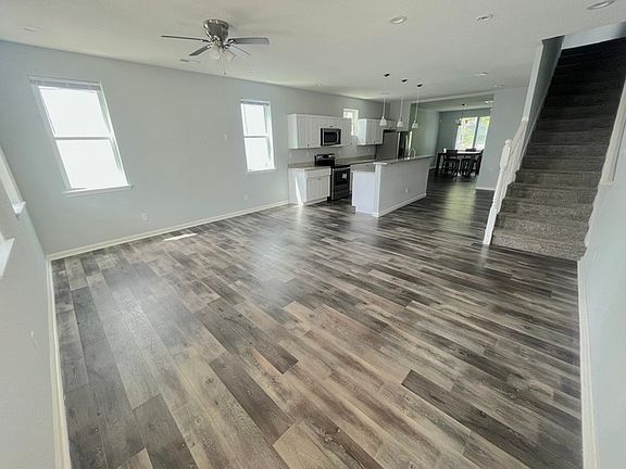 3rd image of 962 Saint Julian Ave
