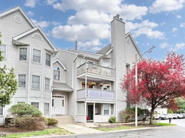101 Quartz Ln, Paterson City, NJ 07501