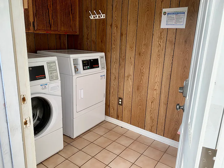 864 Thomas Ave #A — Photo 11