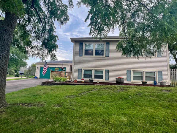 179 W Harbor Dr, Lake Zurich, IL 60047