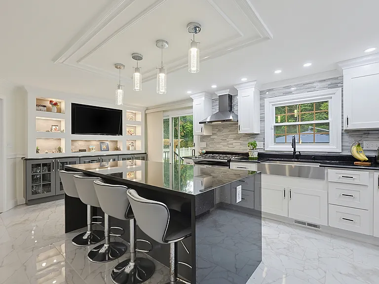 Custom Eat in Kitchen