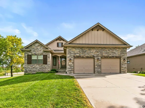 12205 S 73rd Ave, Papillion, NE 68046