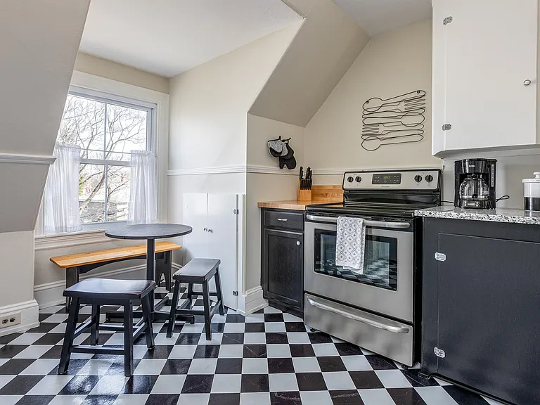 80 Roberts St #3 — Photo 11