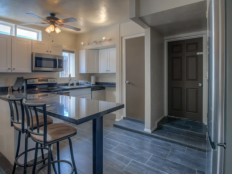 2625 E Prince Rd #B — Photo 16
