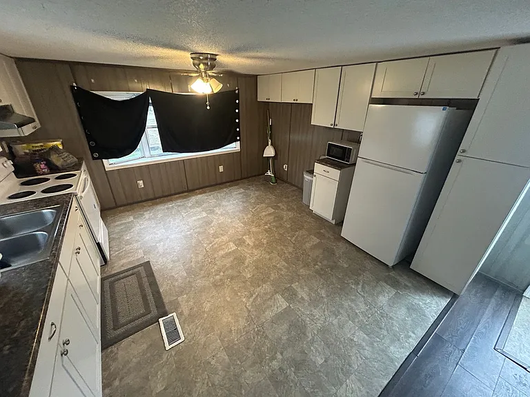 1771 Hodgenville Rd — Photo 8