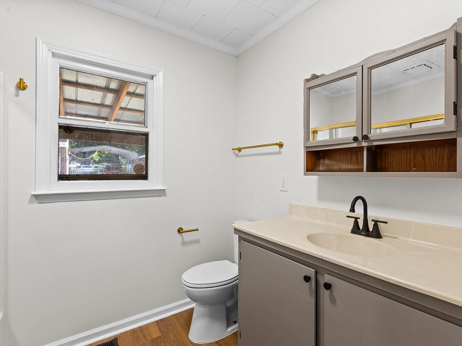 2 bed, 1000 sqft, $1,295 — Photo 4