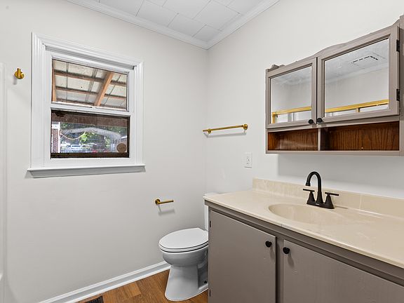 4th image of 235 Dorothy St