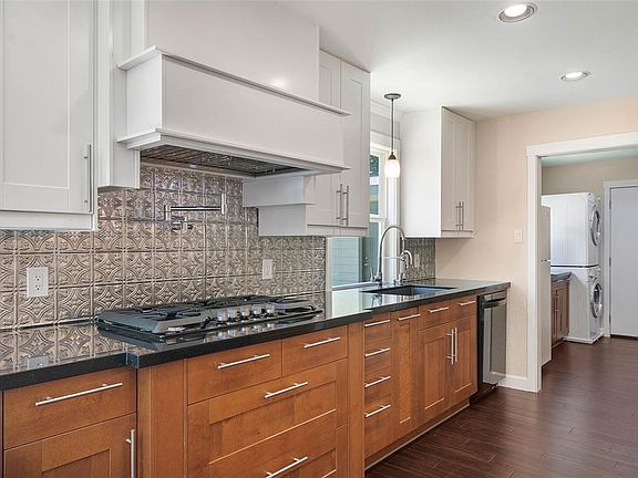5th image of 9415 Meadowbriar Ln