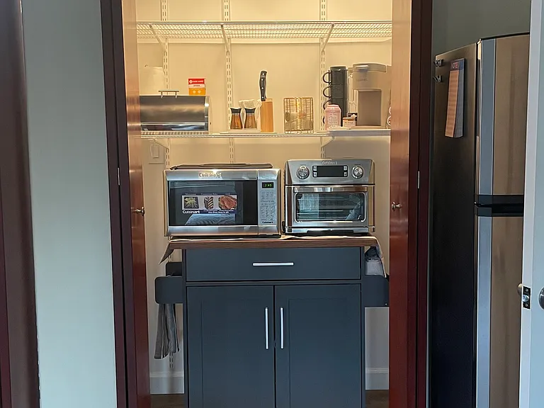 ~Multi function microwave, air fryer, new Keurig coffee maker
~Lots of supplies in the kitchette