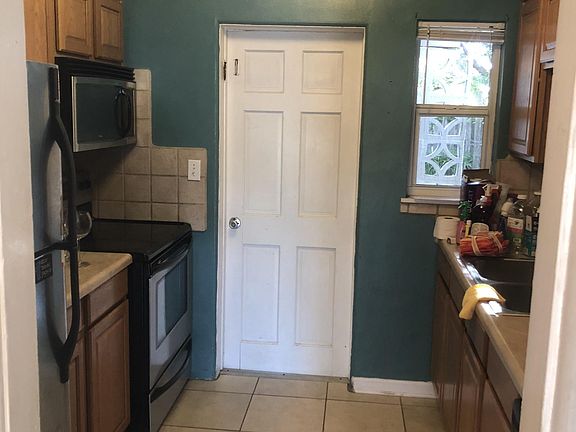 4th image of 218 N Brevard Ave