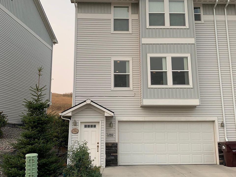 Front of townhome from street.