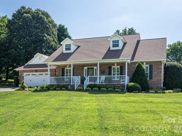 2928 Palmer Dr NE, Conover, NC 28613