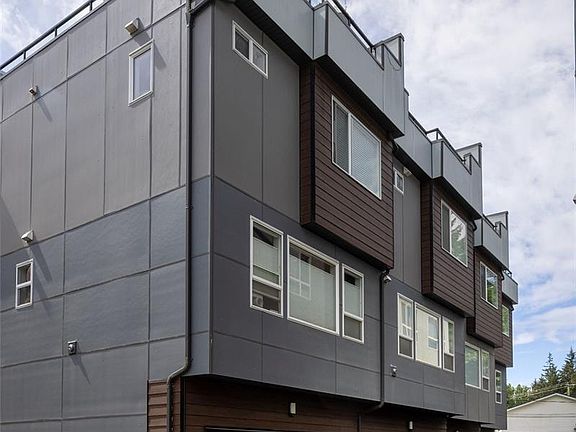 2nd image of 694 Hoylake Ave #105